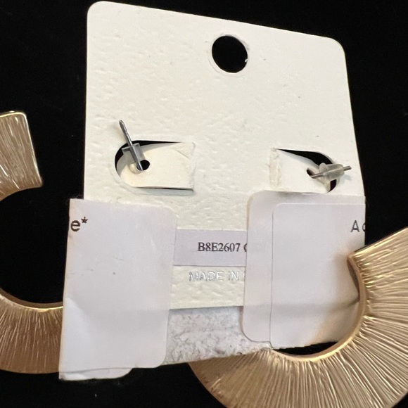 Influence Green Stone Earrings - Picture 3 of 3